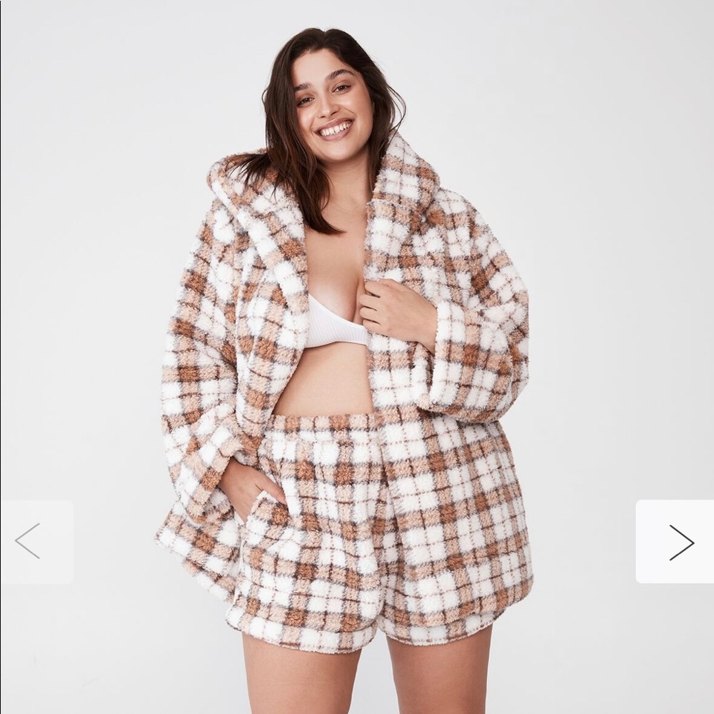 Super Soft Robe checker print  WITH POCKETS, NWT